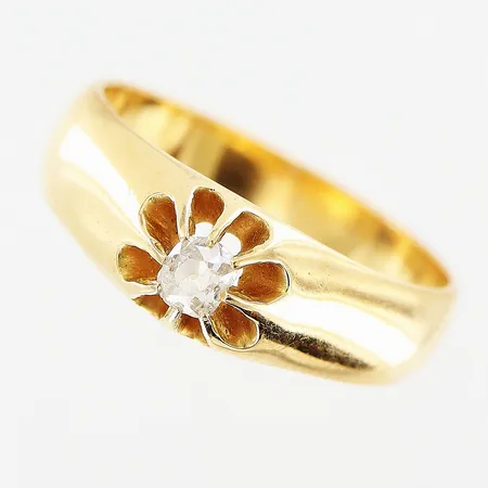 Ring stl 17½ gammalslipad diamant ca 0,09ct, bredd 3,5-6mm, inneslutningar och nagg, 18K Vikt: 4,4 g