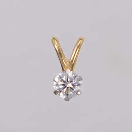 Hänge med diamant 0,18ct, längd 8,7mm, bredd 4,4mm, 14K Vikt: 0,3 g