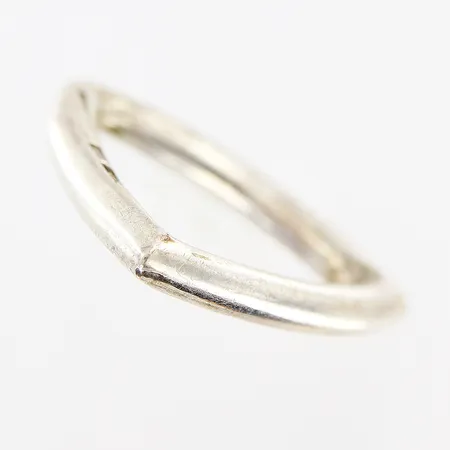 Ring stl 15, skena i trekantig form bredd 3mm, OJN, silver 925/1000. Vikt: 4,8 g