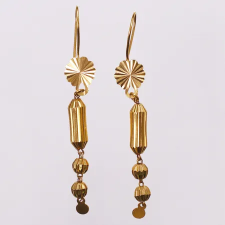 Ett par örhängen 65mm, skeva stift, 21K  Vikt: 4,9 g