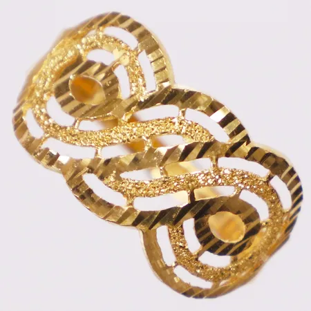 Ring genombrutet mönster, stl 17¼, bredd 2,6-10,6mm, 21K  Vikt: 1,4 g