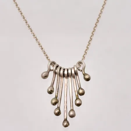 Collier i silver, 38cm, Ankar, bredd 1,5-23mm, 925/1000, tillverkad av  Birgitta Sanitate, vikt 4,4g.