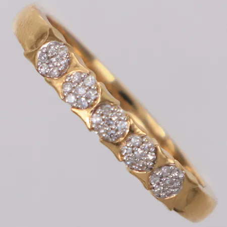 Ring med diamanter 35xca0,005ct, stl 18¾, bredd 2,4mm, Guldfynd, 18K Vikt: 3,4 g