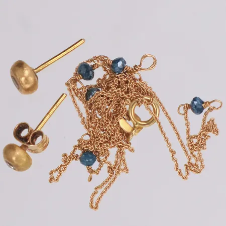 Kedja med små stenar, ett par örhängen, stopp saknas, skadat, 18K Vikt: 3,3 g