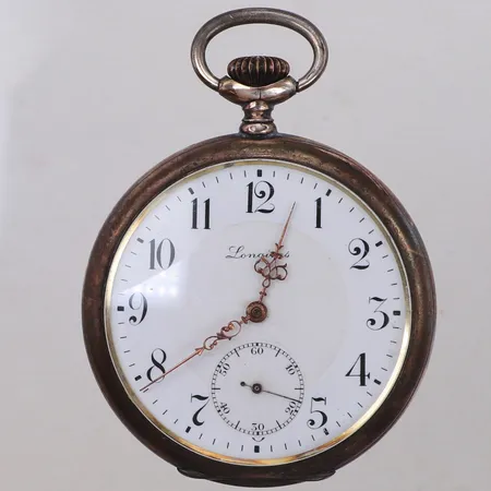 Fickur Longines 7 Grands Prix Ø 50mm, serienummer 4247283, manuell, liten sekundvisare, inner samt ytterboett 800/1000 Bruttovikt 86,0g Vikt: 0 g