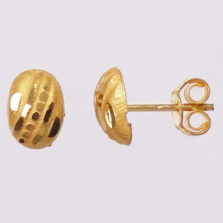 Ett par örhängen dekor, 8mm, 21K  Vikt: 1 g