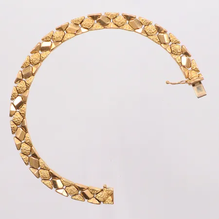 Armband längd 19,5cm bredd 7,7mm, kistllås, 18K Vikt: 19,1 g