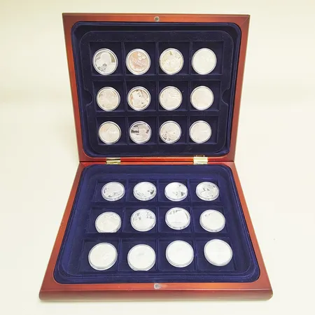 24 Silvermynt Sveriges Regenter,  925/1000, 24,7g st, total vikt 367,6g. plastfodral, skadat etui.