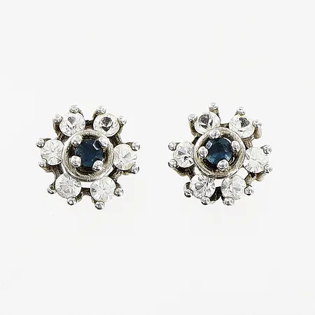 Ett par örhängen, stenar, Ø8,5mm, silver 925/1000 Vikt: 1,9 g