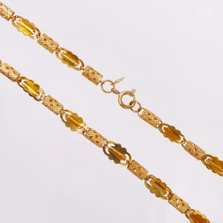 Collier 56cm, bredd 5-8mm, 21K  Vikt: 23,4 g