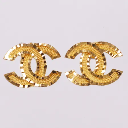 Ett par örhängen 15x19mm, OBS! ej märkesdesign, 21K  Vikt: 4,1 g