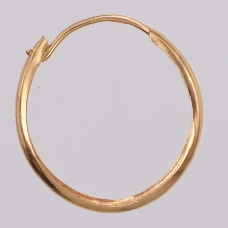 Ett udda örhänge, buckligt, 18K Vikt: 0,3 g