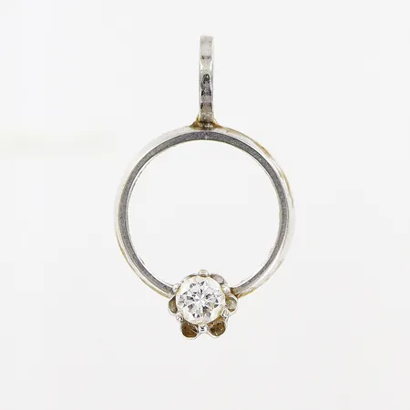 Hänge,  diamant ca 0,10ct, 20x12mm, vitguld, slitage på klor, 18K.  Vikt: 1,1 g