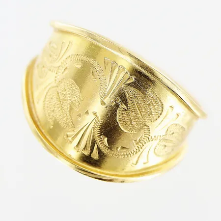 Ring mönstrad, stl 17¾, bredd 4-14mm, 18K Vikt: 3,8 g