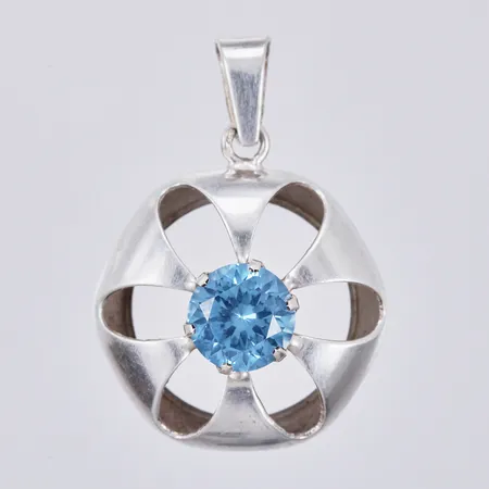Hänge med blå sten Salovaara längd: ca 3cm bredd: ca 22mm, 925/1000 silver Vikt: 3,4 g