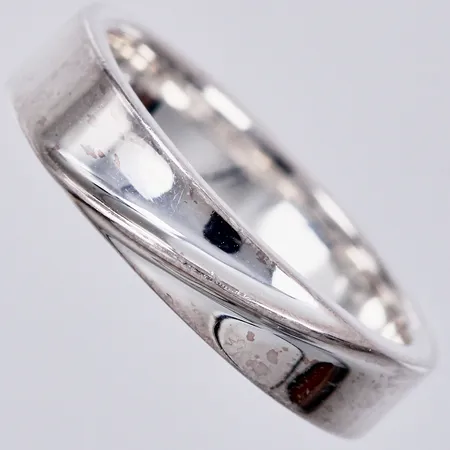 Ring GHA silver Ø 19, bredd ca 5mm, 925/1000 silver Vikt: 6,1 g