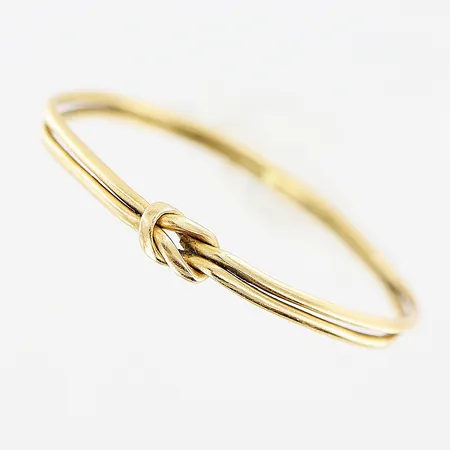 Ring knut stl 18½, skev skena, 18K Vikt: 0,7 g