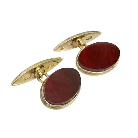 Manschettknappar, ett par, silver 875/1000, förgyllda, röda stenar, mått 13,5x10 mm, utrikiska tillverkarstämplar  Vikt: 5,4 g