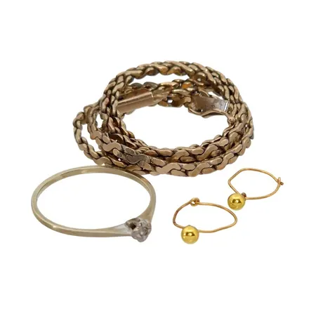 Diverse smycken, 14K guld - vikt 11,1g, 18K guld - vikt 1,52g, slitage och defekter