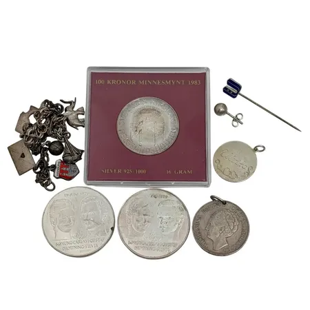 Parti silver, 830-945/1000,  defekter förekommer, 104,4g Vikt: 104,4 g