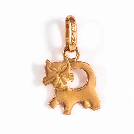 Hänge katt i 18K guld. Det är 15,7 mm långt inkl. ögla och väger 0,4g.