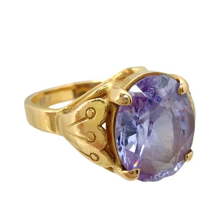 Ring, 18K guld, sten med skador Vikt: 5 g