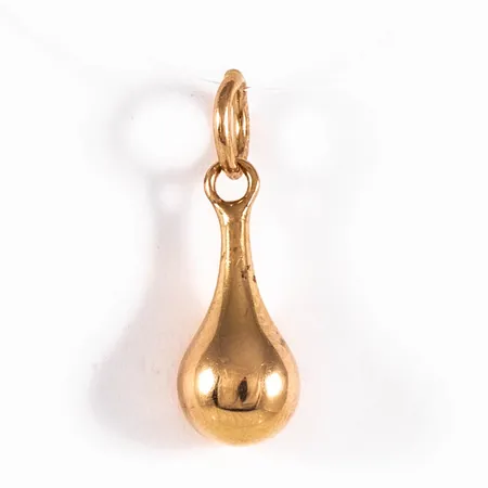 Hänge droppe i 18K guld. Det är 16,9 mm långt inkl. ögla och väger 0,5g. 