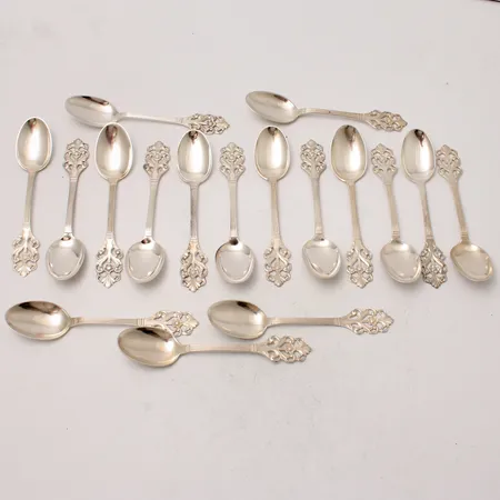 17st skedar i silver, 11,3cm, modell Viking rose, 830/1000, tillverkad i Norge, vikt 167,68g.