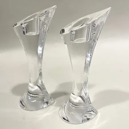 Ett par glasljusstakar, Drop, design Marti Rytkönen för Orrefors, höjd 17cm, etikettmärkta, skadad original kartong