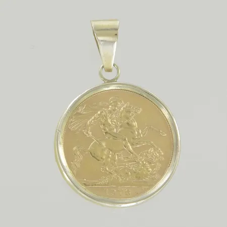 Hänge Elisabeth II 1976, längd 3,5 cm, cm bredd 2,5 mm, 14/22K, 8,8 gr.Hänget är 22 karat 7,98 gr, kransen 14k Vikt: 8,8 g