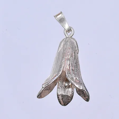 Hänge Blåklocka, längd 28 mm, bredd 15 mm, silver 925/1000. Vikt: 4,3 g