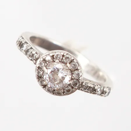 Ring med vita stenar stl 15¾, bredd: 2-8mm, GHA, gravyr, silver 925/1000 Vikt: 2,7 g