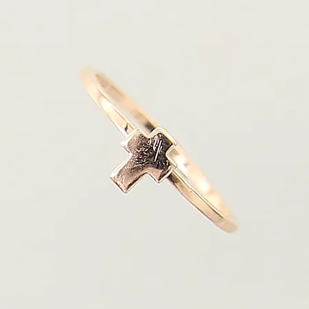 Ring med kors, stl 16½, bredd 1-6mm, Isabel Lennse, 14K Vikt: 1,2 g