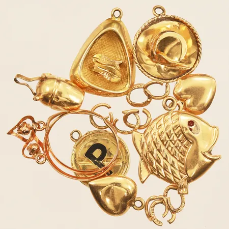 Diverse guld, defekt, 18K  Vikt: 6 g