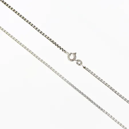 Kedja Venezia 90,5cm, bredd 2mm, silver 835/1000. Vikt: 16,3 g