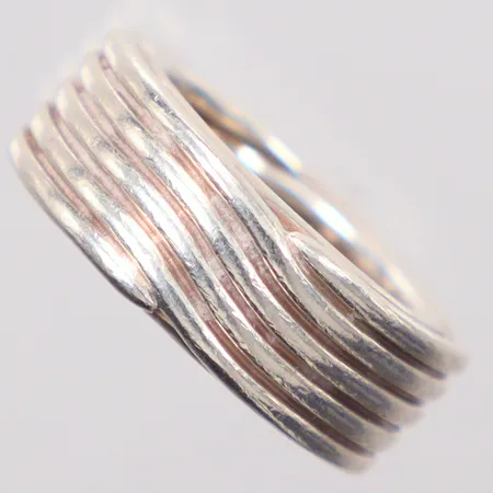 Ring Ø17½ bredd 8,6mm, silver 925/1000 Vikt: 16 g