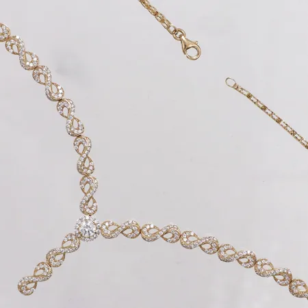 Collier halvstel vita stenar, ca 43,5cm, bredd 2-5mm, 14K  Vikt: 13,4 g