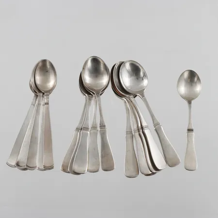 Kaffeskedar silver 830/1000, 18 st Rosenholm och Uppsala,längd ca 11 cm. Vikt: 238 g