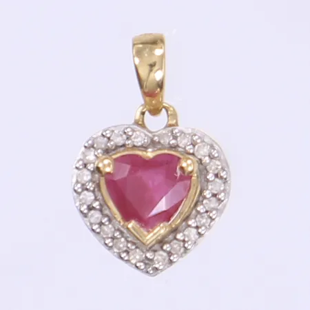 Hänge hjärta med röd sten samt vita stenar GHA längd inkl ögla 13mm bredd 10mm 18K Vikt: 0,9 g