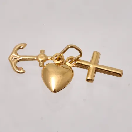 Hänge i 18K guld, Tro/Hopp/Kärlek, mått 8x17,9mm, tillverkad av Guld Carlsén, vikt 0,97g.