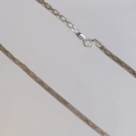 Kedja, längd 41,5cm, bredd 4,4mm, 925/1000 silver Vikt: 9,3 g