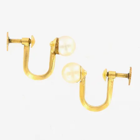 Ett par örhängen med odlade pärlor Ø5,5mm, skruvfäste, 18K  Vikt: 1,7 g