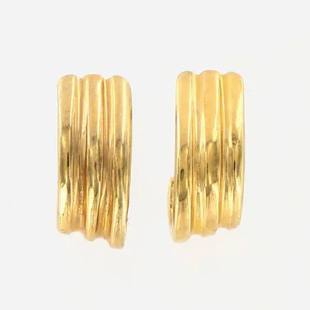 Ett par örhängen 11mm bredd: 4,7mm, förgyllt silver 925/1000 Vikt: 1,7 g