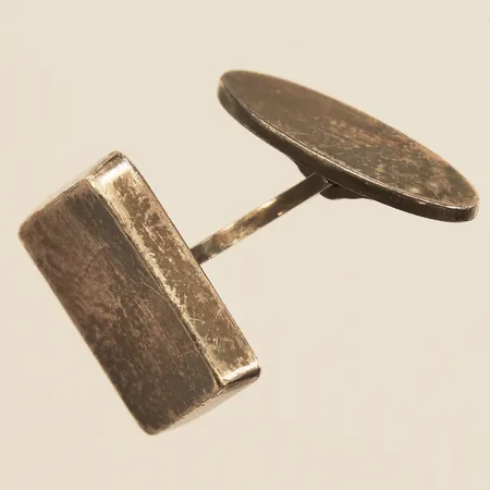 Udda manschettknapp Georg Jensen, 17,5x14mm, Nr 84, design Flemming Eskildsen, 925/1000 silver  Vikt: 9,7 g