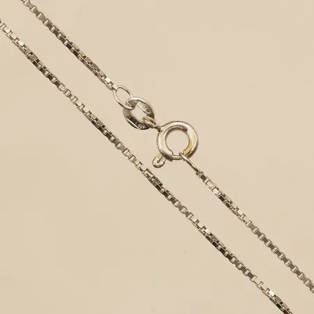 Kedja Venezia, längd 39cm, bredd 0,9mm, vitguld, 18K Vikt: 2,9 g