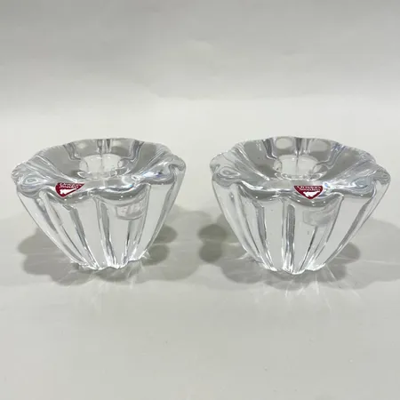 Ett par ljusstakar, Sven Palmqvist för Orrefors, höjd: ca 6cm, bredd: ca 9cm, etikettmärkta, glas Skickas med paket.