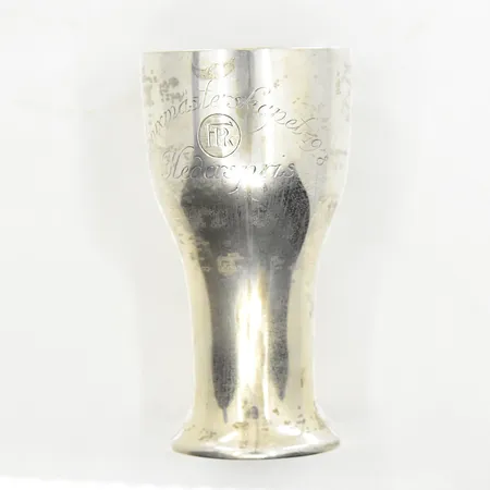 Bägare Fenixmästerskapet Hederspris 1918, höjd ca 10 cm, Ø50 mm, C.G Hallberg, tillverkad Q7/1918, silver. Vikt: 64,2 g