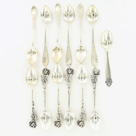 13 kaffeskedar, blandade modeller, 830/1000 Silver Vikt: 117,8 g