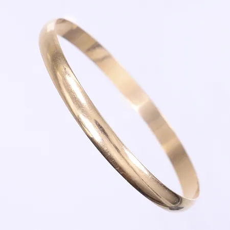 Armband slätt stelt Ø7cm bredd 5mm buckligt 22K Vikt: 12,5 g