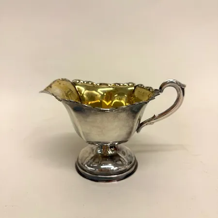 Gräddkanna, höjd ca 7cm, finska stämplar, år 1940, 830/1000 Silver Vikt: 85,4 g